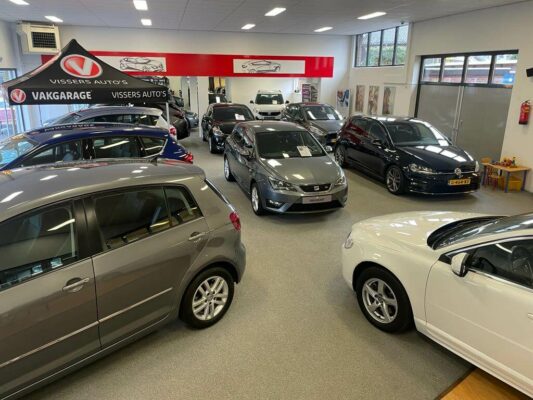 Vakgarage Visser's Auto's Showroom