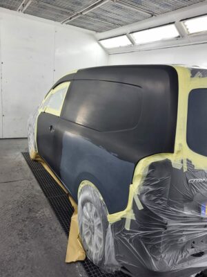 AutoHam Autoschade Bedrijfswagen klaar voor spuiten