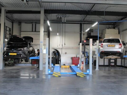 VETOS Autobedrijf Bouman Werkplaats leeg