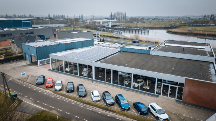 Autobedrijf De Waal Gouderak pand