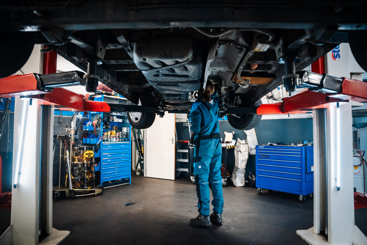 Autobedrijf De Waal Gouderak werkplaats