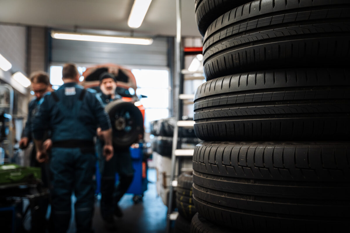 Autobedrijf De Waal Gouderak Banden