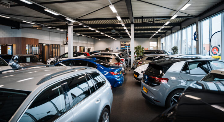 Autobedrijf De Waal Gouderak showroom