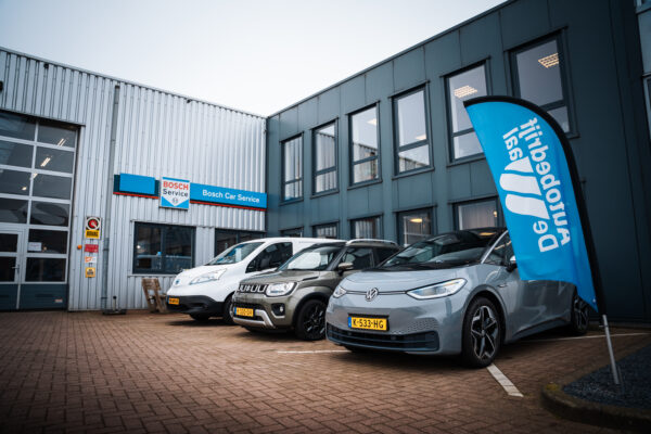 Autobedrijf De Waal Gouderak pand