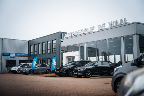 Autobedrijf De Waal Gouderak pand